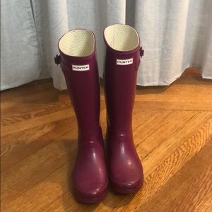 Berry Hunter rain boots